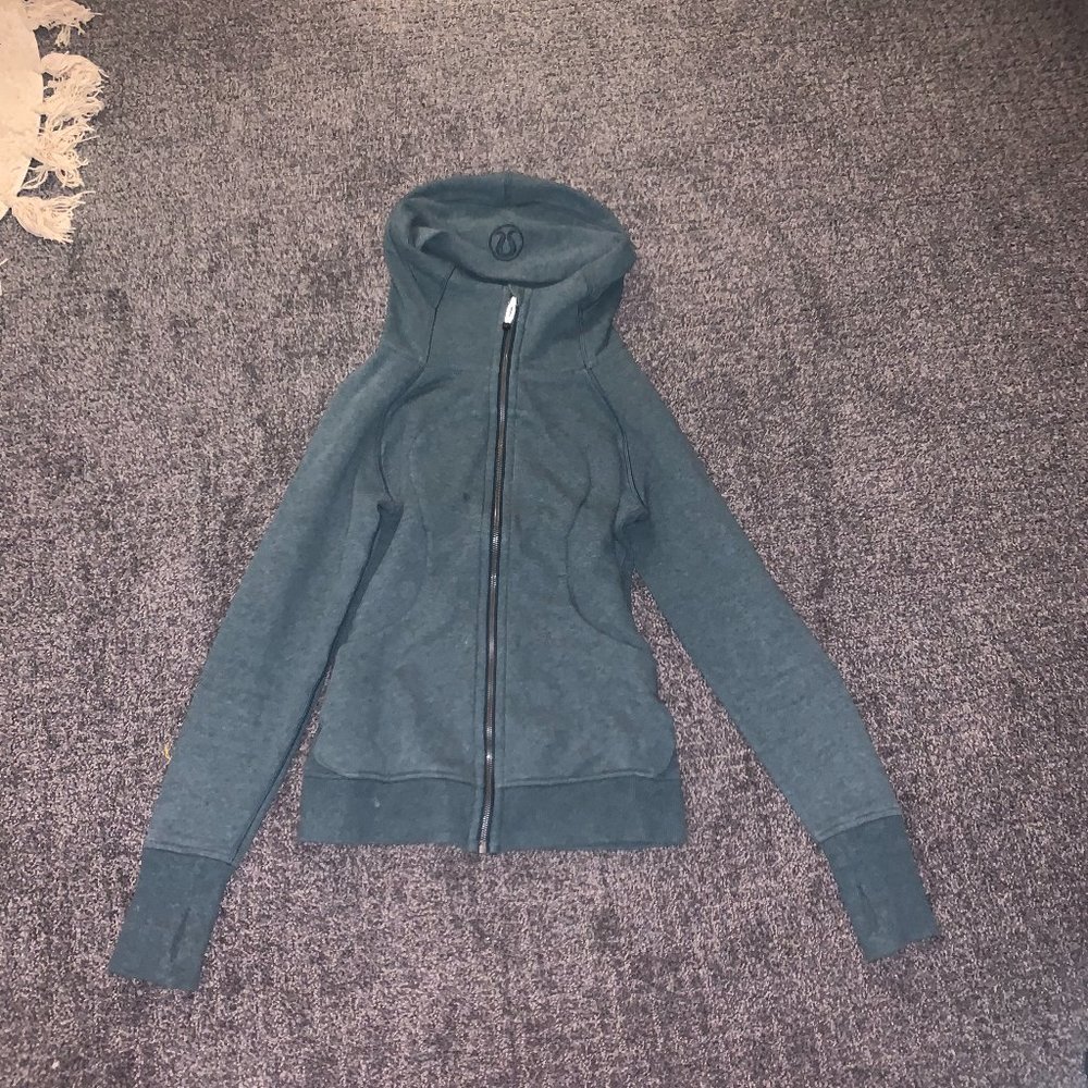 camo green lululemon scuba jacket/ size 6
